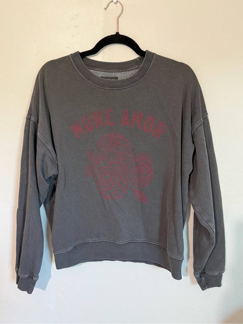 Women's 'More Amor' Rose Graphic Crewneck